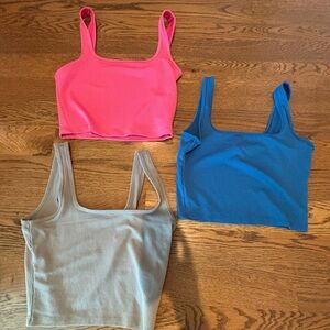 NWT Hollister Women’s Tank Tops Size Medium Pink Gray Blue Cropped